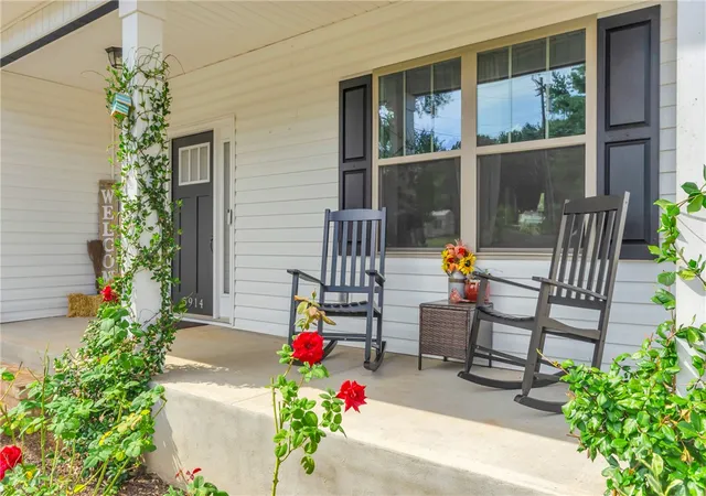 Photo 2 of Single family home for sale at 5914 Old Pearman Dairy Rd, Anderson, SC 29625 | MLS# 20298261 | Listing updated on 2026-08-31