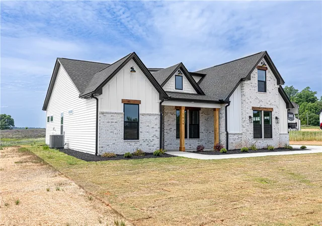 3rd image of 1619 Old Dobbins Brg Rd, Townville, SC 29689 | MLS# 20298366