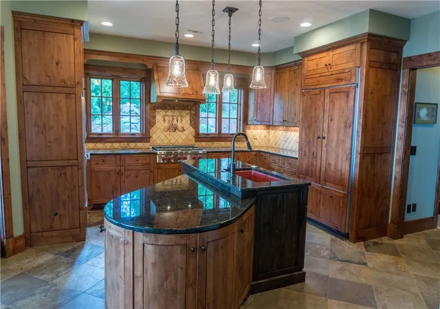 Photo 4 of Single family home for sale at 91 The Cliffs Pkwy, Landrum, SC 29356 | MLS# 20298635 | Listing updated on 2026-08-18