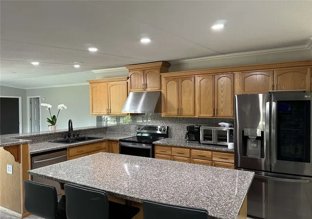 Photo 4 of Manufactured home for sale at 207 Capeview Ln, Anderson, SC 29626 | MLS# 20298619 | Listing updated on 2026-08-28
