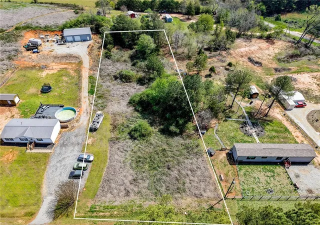 Photo 4 of Sale Pending at 213 Evergreen Church Ln, Starr, SC 29684 | MLS# 20298853 | Listing updated on 2026-09-04