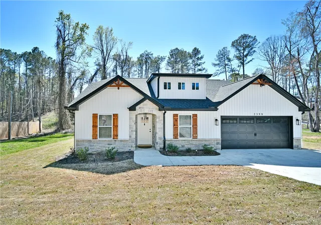 Photo 2 of Single family home for sale at 2398 Belhaven Rd, Anderson, SC 29621 | MLS# 20298954 | Listing updated on 2026-09-14