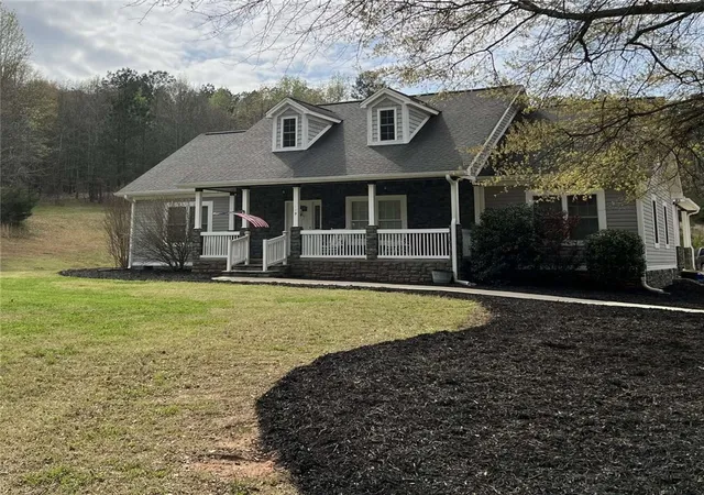 Photo 1 of Single family home for sale at 119 Boulden Rd, Fair Play, SC 29643 | MLS# 20299132 | Listing updated on 2026-09-18