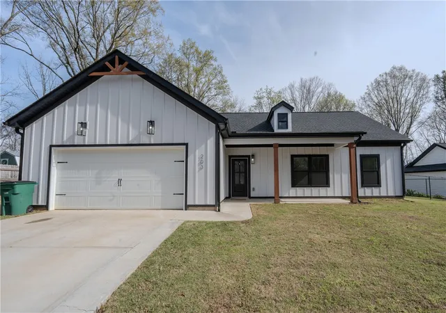 Photo 1 of Single family home for sale at 203 Mr Jim Ln, Clinton, SC 29325 | MLS# 20299071 | Listing updated on 2026-08-26