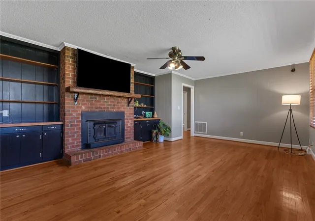 Photo 3 of Single family home for sale at 300 N Green St, Williamston, SC 29697 | MLS# 20299268 | Listing updated on 2026-08-25