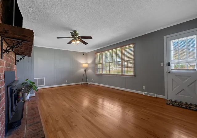 Photo 4 of Single family home for sale at 300 N Green St, Williamston, SC 29697 | MLS# 20299268 | Listing updated on 2026-08-25
