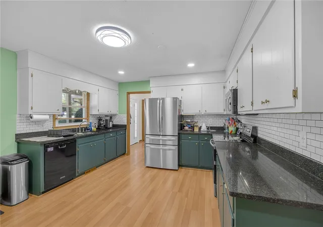 Photo 2 of Single family home for sale at 1002 Berkeley Dr, Clemson, SC 29631 | MLS# 20299437 | Listing updated on 2026-08-19