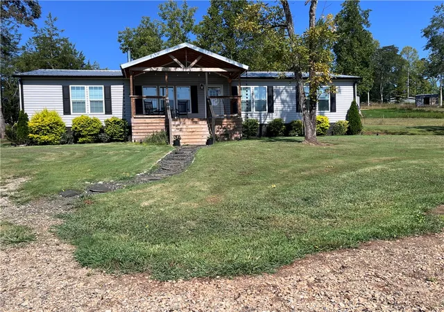 Photo 2 of Manufactured home for sale at 3015 Pumpkintown Hwy, Pickens, SC 29671 | MLS# 20299792 | Listing updated on 2026-09-11