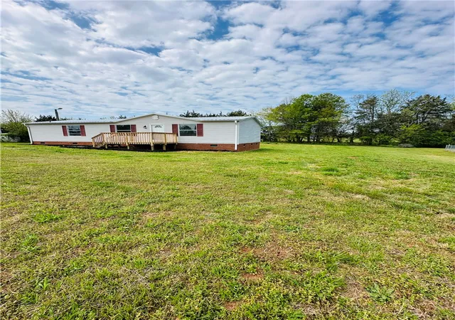 Photo 2 of Manufactured home for sale at 134 Arabian Way, Anderson, SC 29626 | MLS# 20299931 | Listing updated on 2026-09-08