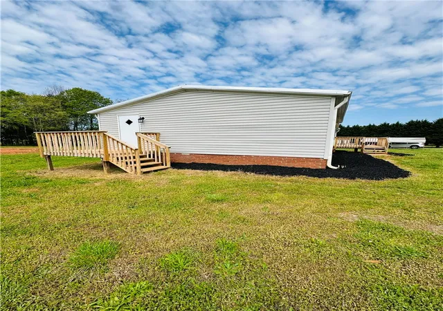Photo 3 of Manufactured home for sale at 134 Arabian Way, Anderson, SC 29626 | MLS# 20299931 | Listing updated on 2026-09-08