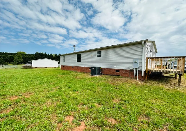 Photo 3 of Manufactured home for sale at 134 Arabian Way, Anderson, SC 29626 | MLS# 20299931 | Listing updated on 2026-09-08