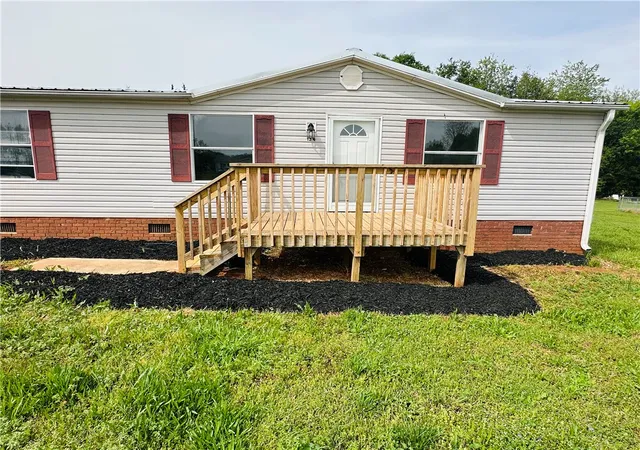Photo 4 of Manufactured home for sale at 134 Arabian Way, Anderson, SC 29626 | MLS# 20299931 | Listing updated on 2026-09-08