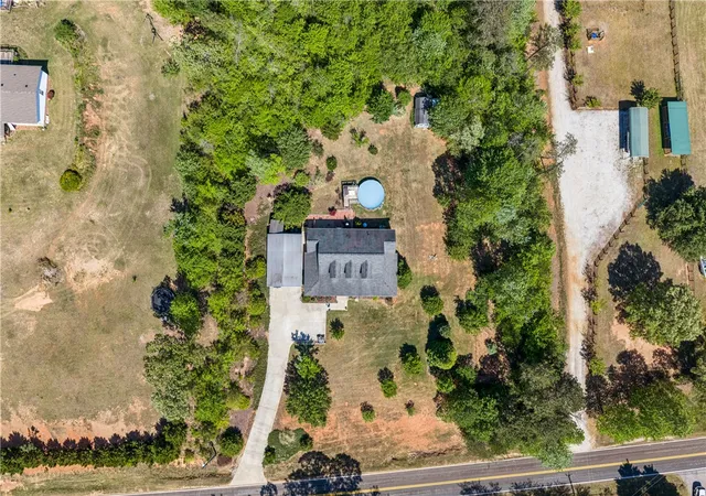 Photo 3 of Single family home for sale at 189 Little Choestoea Rd, Westminster, SC 29693 | MLS# 20300292 | Listing updated on 2026-10-01