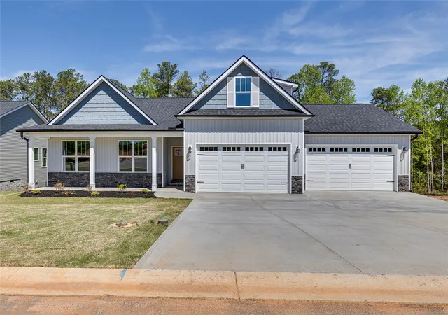 Photo 1 of Single family home for sale at 123 Hideaway Ln, Easley, SC 29640 | MLS# 20300373 | Listing updated on 2026-08-19