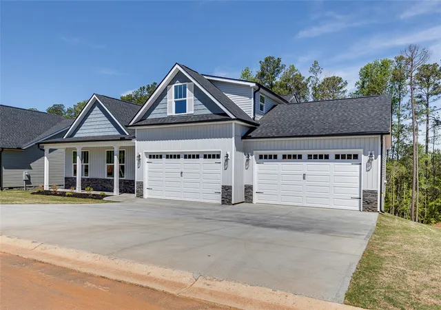 Photo 2 of Single family home for sale at 123 Hideaway Ln, Easley, SC 29640 | MLS# 20300373 | Listing updated on 2026-08-19