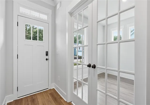 Photo 3 of Single family home for sale at 128 Beaverdam Crk Dr, Anderson, SC 29621 | MLS# 20300376 | Listing updated on 2026-09-11