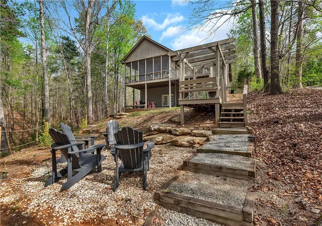 Photo 2 of Single family home for sale at 125 Cvs Nook, Six Mile, SC 29682 | MLS# 20299320 | Listing updated on 2026-08-29