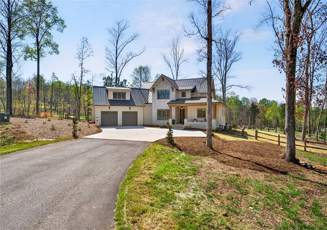 Photo 2 of Single family home for sale at 102 Waterfall Overlook Way, Easley, SC 29640 | MLS# 20299933 | Listing updated on 2026-09-15