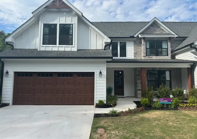 1st image of 303 Breakwater Ln, Seneca, SC 29678 | MLS# 20300577