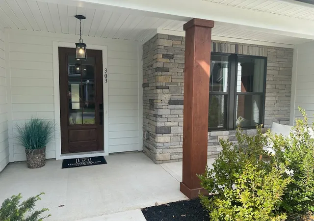 2nd image of 303 Breakwater Ln, Seneca, SC 29678 | MLS# 20300577