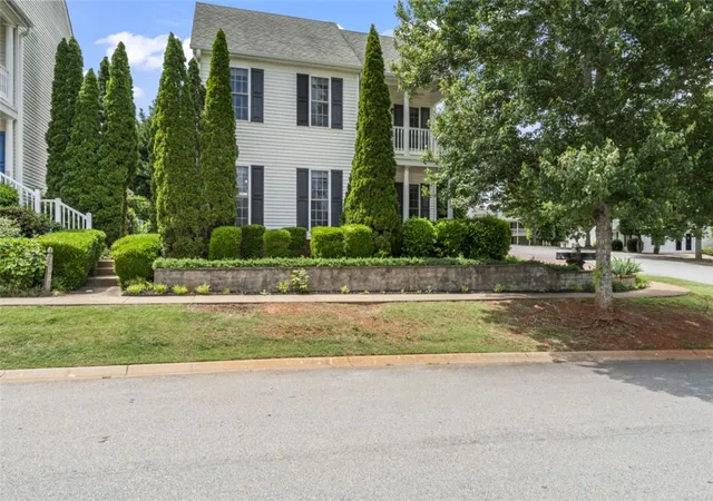 Photo 2 of Single family home for sale at 100 Homeplace Dr, Pendleton, SC 29670 | MLS# 20300407 | Listing updated on 2026-09-22