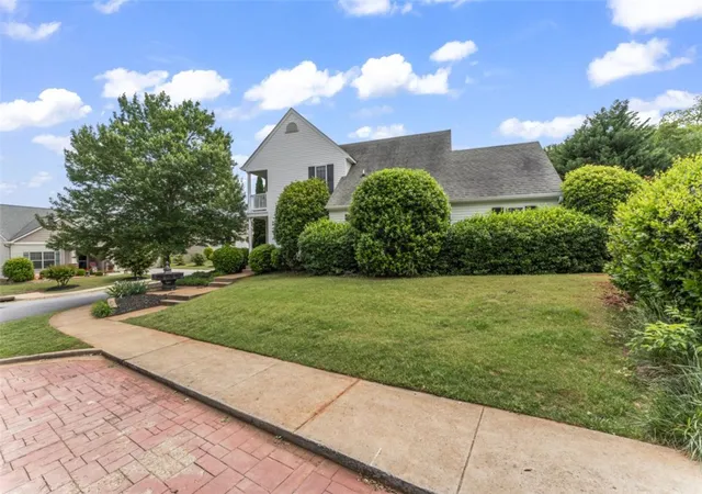 Photo 3 of Single family home for sale at 100 Homeplace Dr, Pendleton, SC 29670 | MLS# 20300407 | Listing updated on 2026-09-22