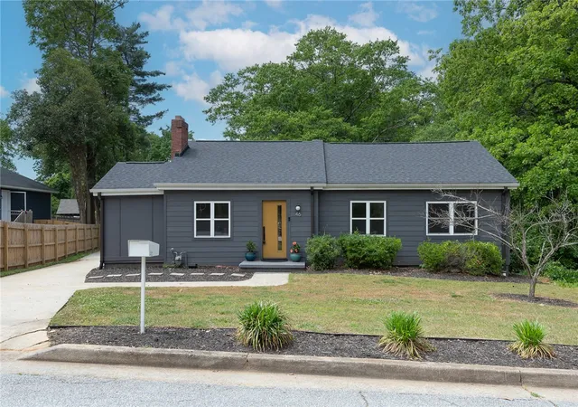 Photo 1 of Single family home for sale at 46 Briarcliff Dr, Greenville, SC 29607 | MLS# 20300688 | Listing updated on 2026-08-17