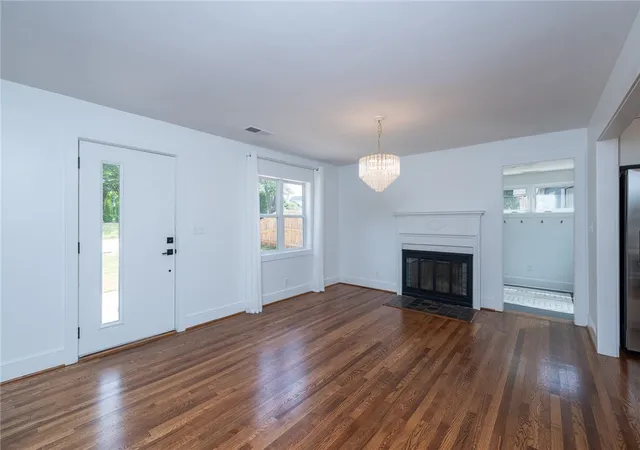 Photo 2 of Single family home for sale at 46 Briarcliff Dr, Greenville, SC 29607 | MLS# 20300688 | Listing updated on 2026-08-17