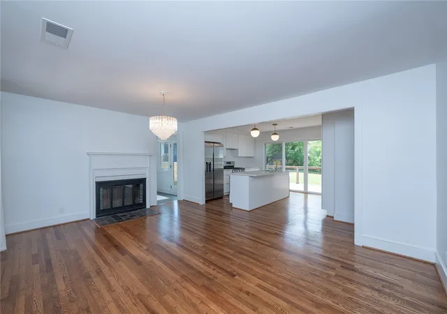 Photo 3 of Single family home for sale at 46 Briarcliff Dr, Greenville, SC 29607 | MLS# 20300688 | Listing updated on 2026-08-17