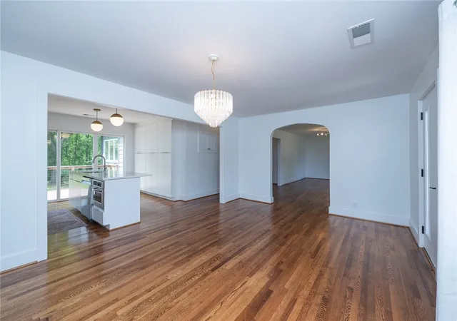 Photo 4 of Single family home for sale at 46 Briarcliff Dr, Greenville, SC 29607 | MLS# 20300688 | Listing updated on 2026-08-17