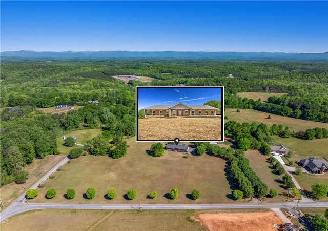 Photo 3 of Sale Pending at 115 Edinburgh Ln, Easley, SC 29640 | MLS# 20300319 | Listing updated on 2026-08-18