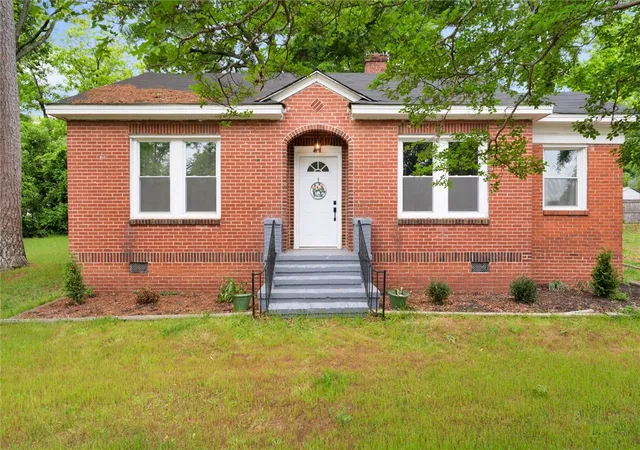Photo 1 of Sale Pending at 406 Cunningham Dr, Anderson, SC 29624 | MLS# 20300907 | Listing updated on 2026-08-31