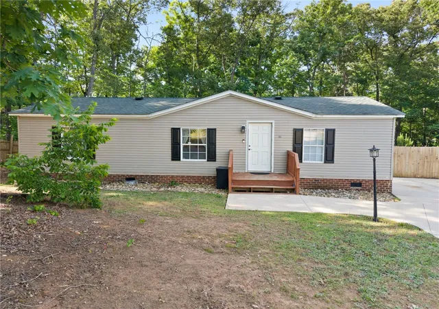 Manufactured home for sale at 109 Kokomo Way, Anderson, SC 29625 | MLS# 20301070