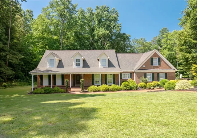 Photo 1 of Single family home for sale at 208 Cedar Dale Dr, Central, SC 29630 | MLS# 20301115 | Listing updated on 2026-08-29