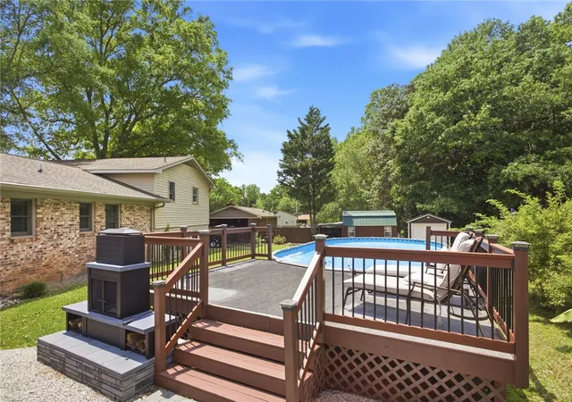 Photo 4 of Single family home for sale at 104 Beaty Crk Ct, Walhalla, SC 29691 | MLS# 20301249 | Listing updated on 2026-09-14