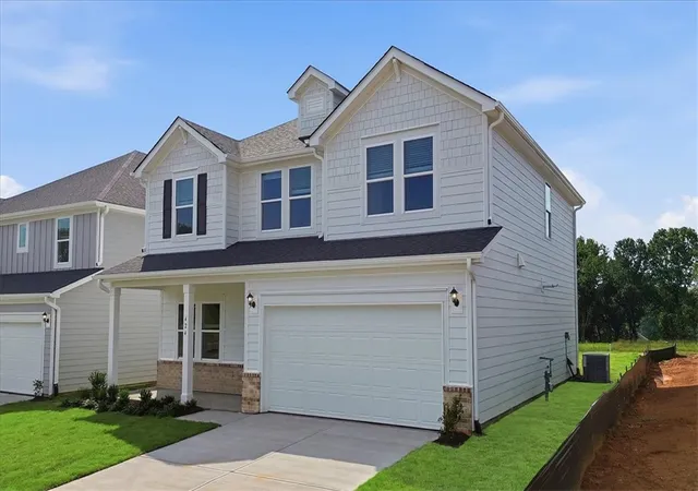 Photo 2 of Sale Pending at 424 Ragland Ave, Greer, SC 29651 | MLS# 20300608 | Listing updated on 2026-09-06