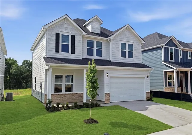 Photo 3 of Sale Pending at 424 Ragland Ave, Greer, SC 29651 | MLS# 20300608 | Listing updated on 2026-09-06