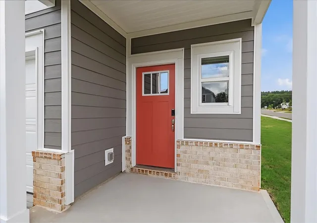 Photo 3 of Sale Pending at 427 Ragland Ave, Greer, SC 29651 | MLS# 20300605 | Listing updated on 2026-08-18