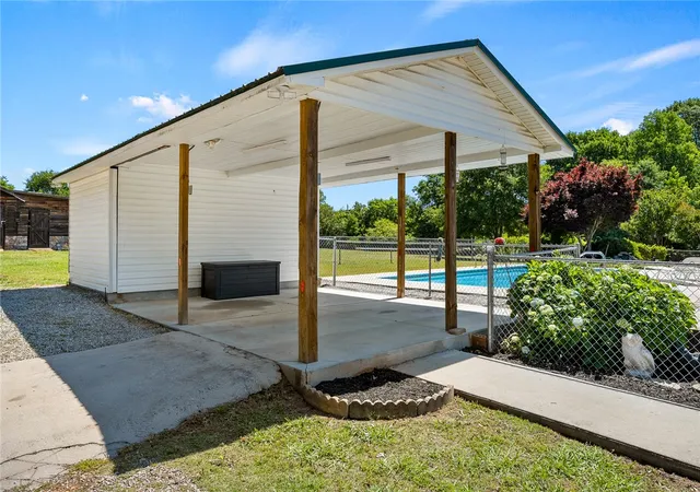 Photo 3 of Manufactured home for sale at 106 Unity Church Rd, Starr, SC 29684 | MLS# 20301375 | Listing updated on 2026-09-10