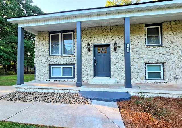 Photo 3 of Single family home for sale at 3625 Dobbins Brg Rd, Anderson, SC 29626 | MLS# 20301156 | Listing updated on 2026-08-19