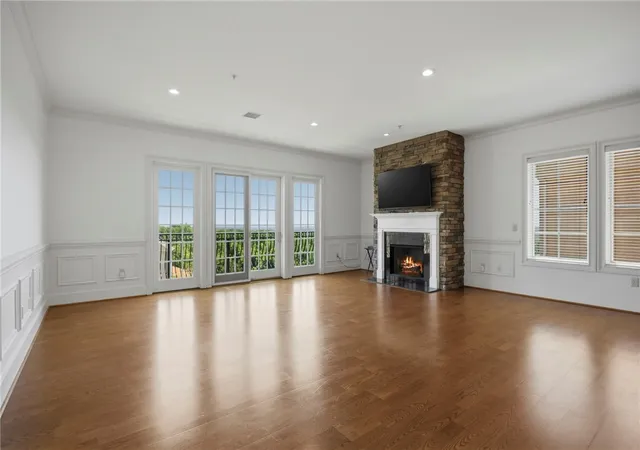 Listing Photo 5 - Condo for sale in building located at 701 Montebello Dr, Greenville, SC 29609 - Unit #304