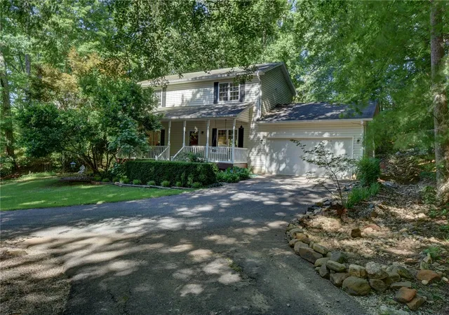 1st image of 2011 Ridgeview Ln, Seneca, SC 29678 | MLS# 20301584