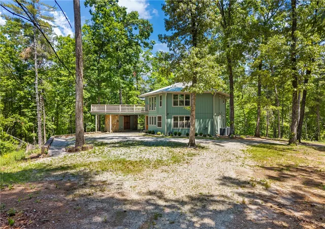 Photo 3 of Single family home for sale at 484 Mountain Strm Ln, Lakemont, SC 30552 | MLS# 20301749 | Listing updated on 2026-08-30