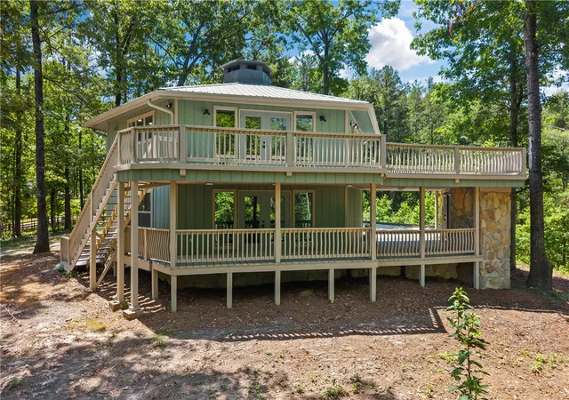 Photo 4 of Single family home for sale at 484 Mountain Strm Ln, Lakemont, SC 30552 | MLS# 20301749 | Listing updated on 2026-08-30