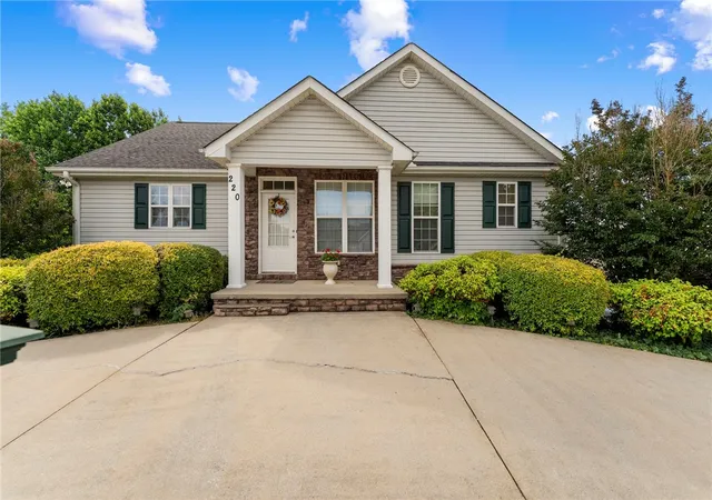 Photo 1 of Single family home for sale at 220 Wetland Way, Anderson, SC 29621 | MLS# 20301754 | Listing updated on 2026-09-18