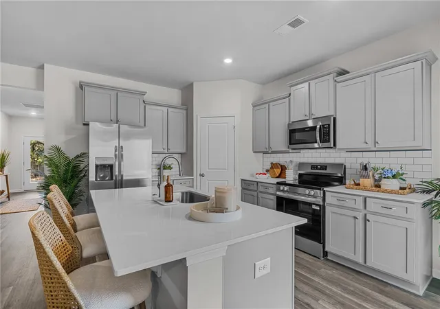 Photo 4 of Single family home for sale at 1050 Shirley Dr, Anderson, SC 29621 | MLS# 20301824 | Listing updated on 2026-10-05