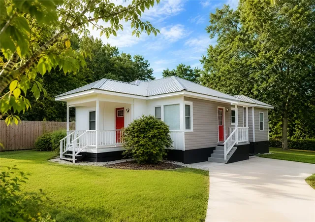 Photo 1 of Single family home for sale at 605 Hampton St, Iva, SC 29655 | MLS# 20301875 | Listing updated on 2026-08-18