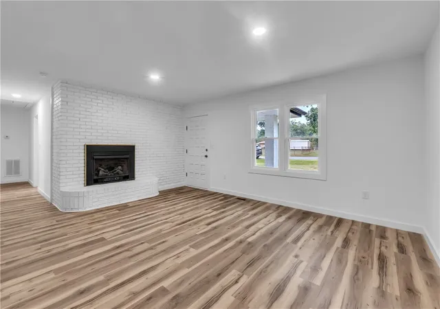 Photo 3 of Single family home for sale at 417 Westwood Dr, Anderson, SC 29626 | MLS# 20301949 | Listing updated on 2026-09-03