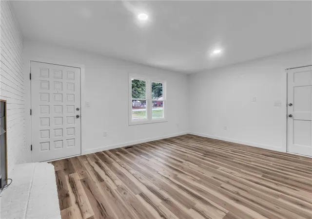 Photo 3 of Single family home for sale at 417 Westwood Dr, Anderson, SC 29626 | MLS# 20301949 | Listing updated on 2026-09-03