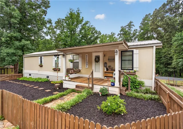 Manufactured home for sale at 1757 Old Dobbins Brg Rd, Townville, SC 29689 | MLS# 20302005